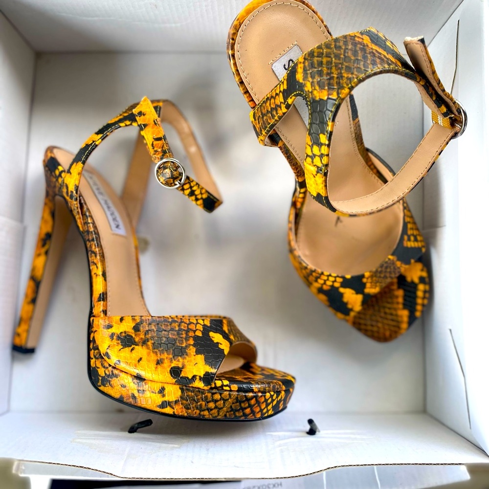 Steve Madden Luv Ylw Snake